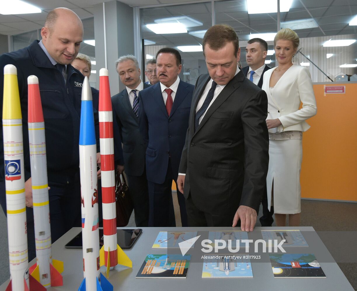 Prime Minister Dmitry Medvedev tours Quantorium children's technopark