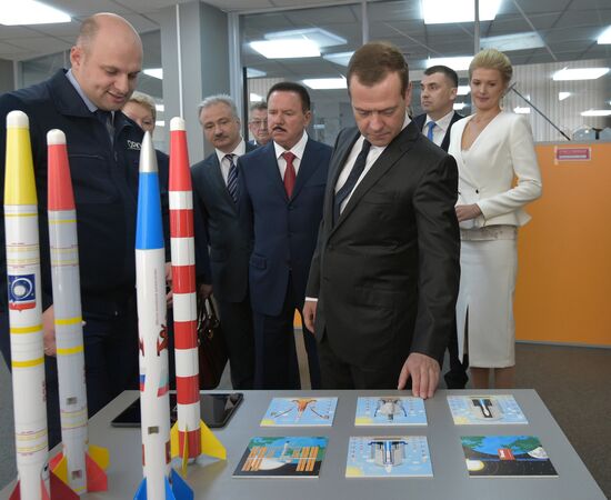 Prime Minister Dmitry Medvedev tours Quantorium children's technopark