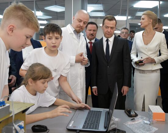 Prime Minister Dmitry Medvedev tours Quantorium children's technopark