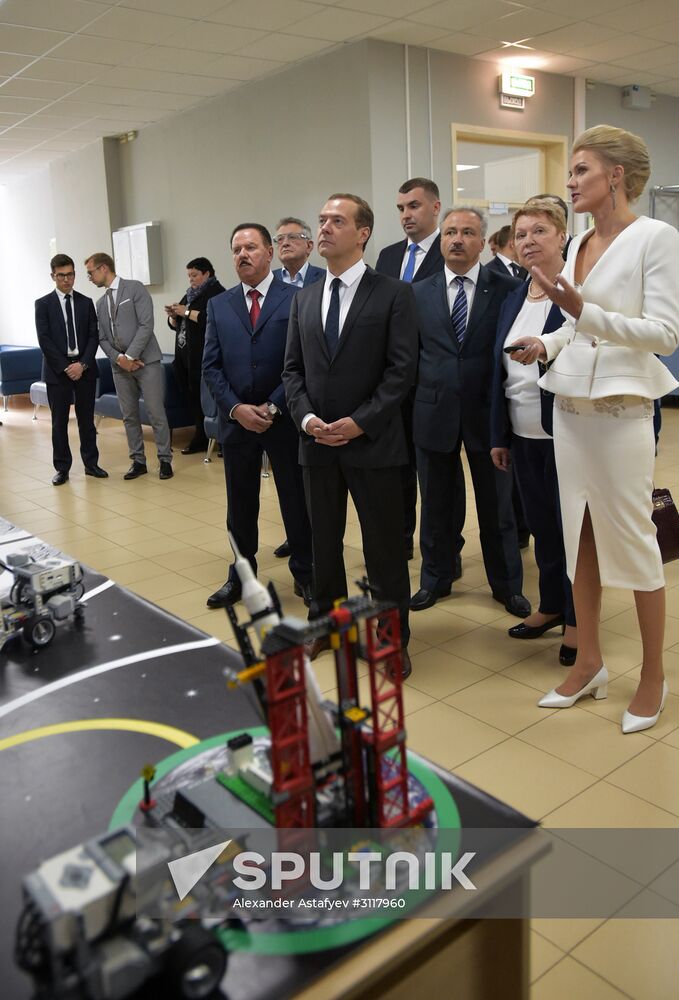 Prime Minister Dmitry Medvedev tours Quantorium children's technopark