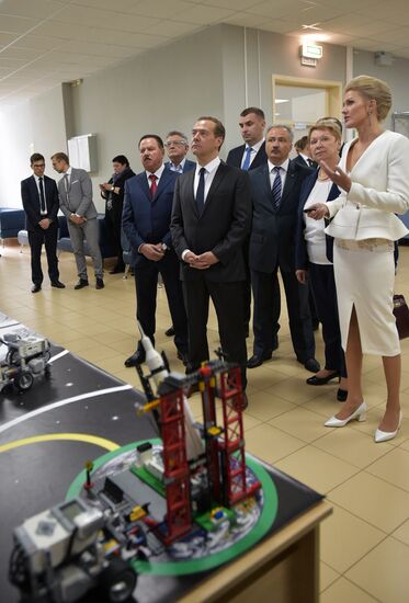 Prime Minister Dmitry Medvedev tours Quantorium children's technopark