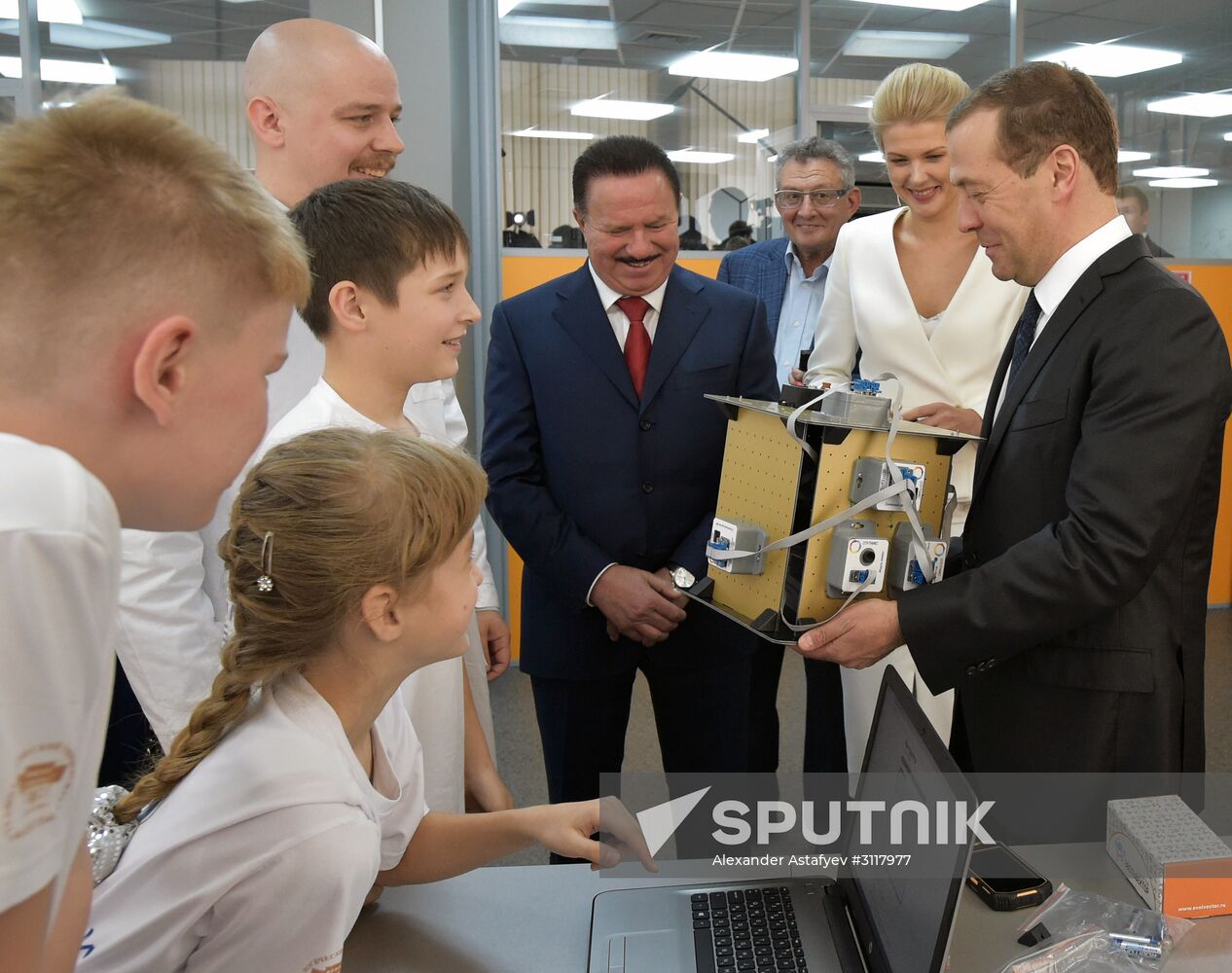 Prime Minister Dmitry Medvedev tours Quantorium children's technopark