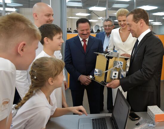 Prime Minister Dmitry Medvedev tours Quantorium children's technopark