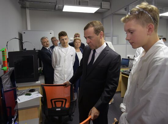 Prime Minister Dmitry Medvedev tours Quantorium children's technopark