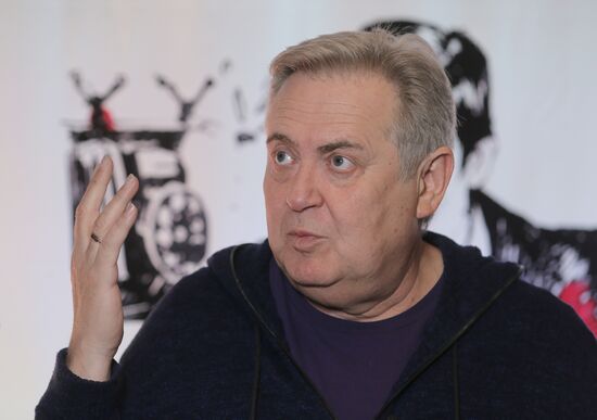News conference on "Film on Stage" project