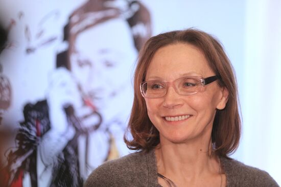 News conference on "Film on Stage" project