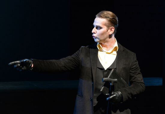 Final rehearsal of "...Souls" at Pyotr Fomenko Workshop theater