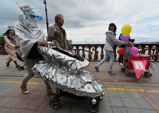 Stroller parade in Russian cities