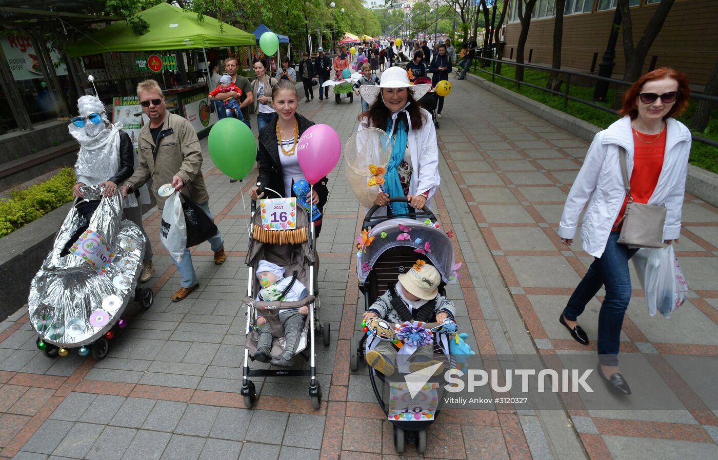 Stroller parade in Russian cities