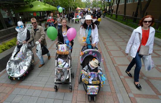 Stroller parade in Russian cities