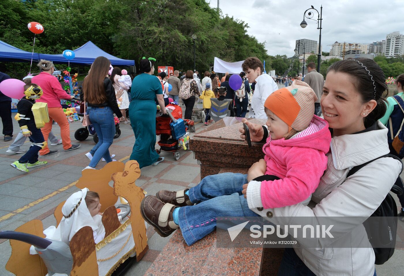 Stroller parade in Russian cities
