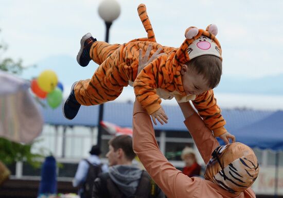 Stroller parade in Russian cities