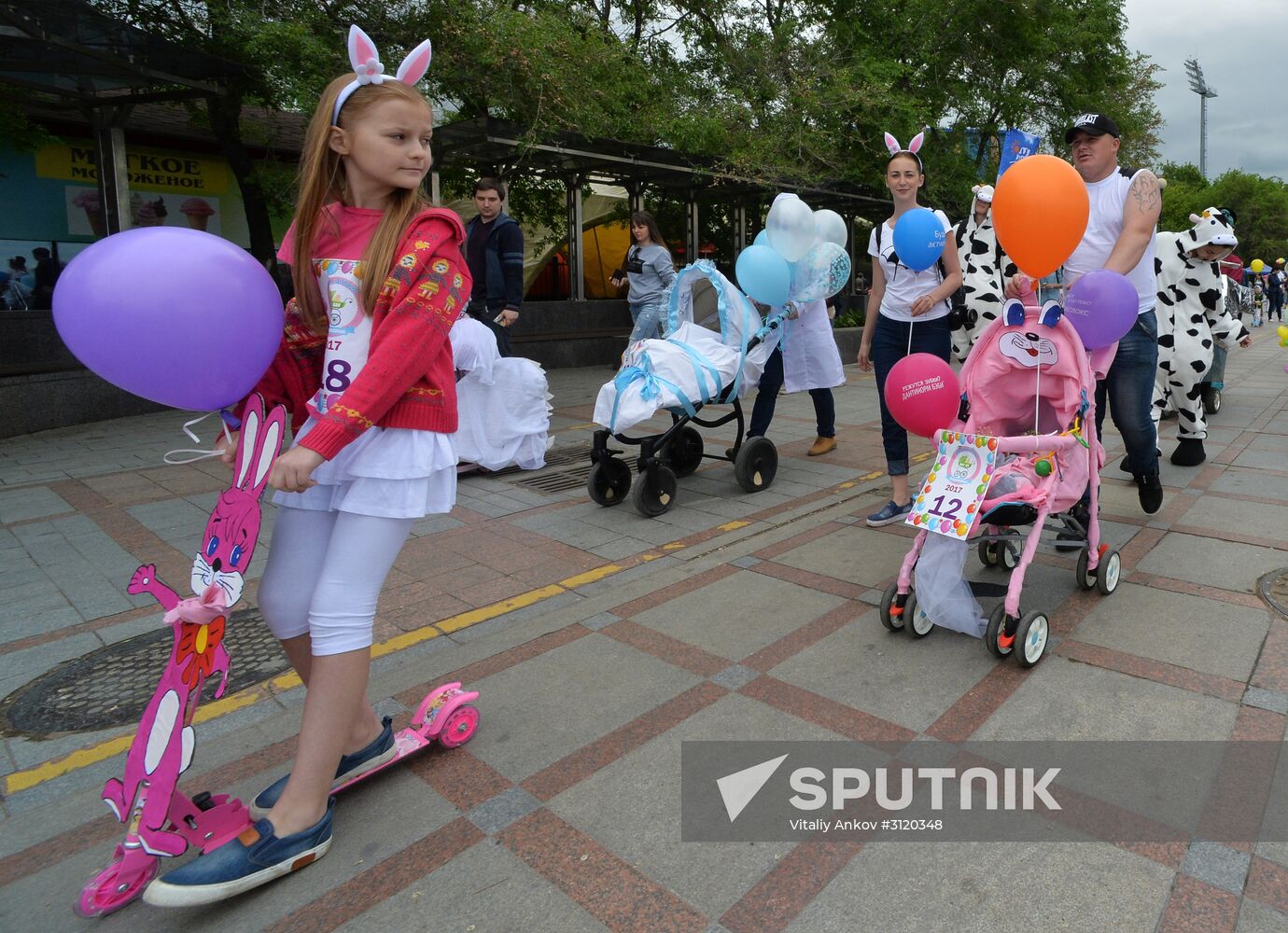 Stroller parade in Russian cities