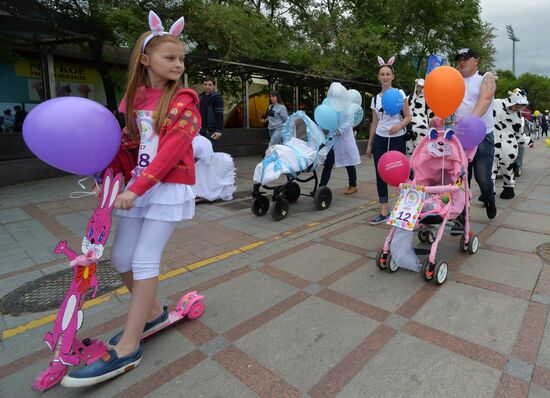Stroller parade in Russian cities