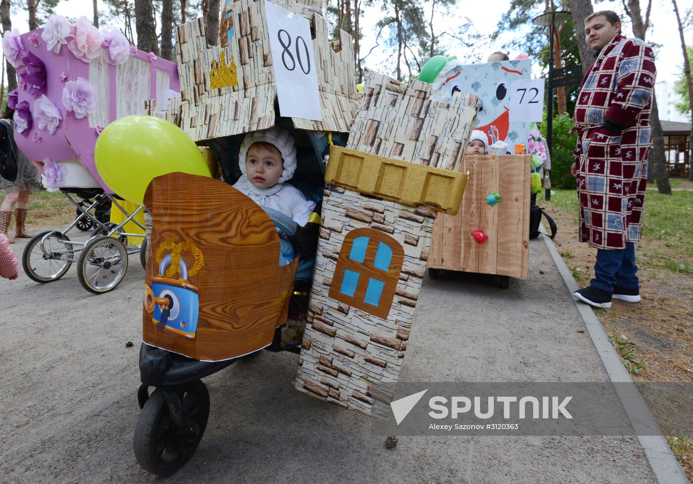 Stroller parade in Russian cities