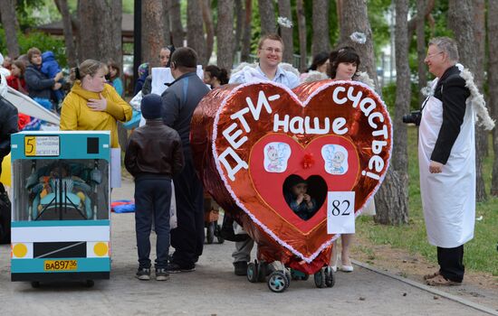 Stroller parade in Russian cities