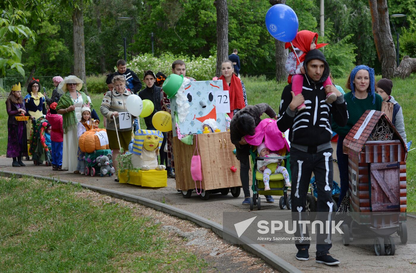 Stroller parade in Russian cities