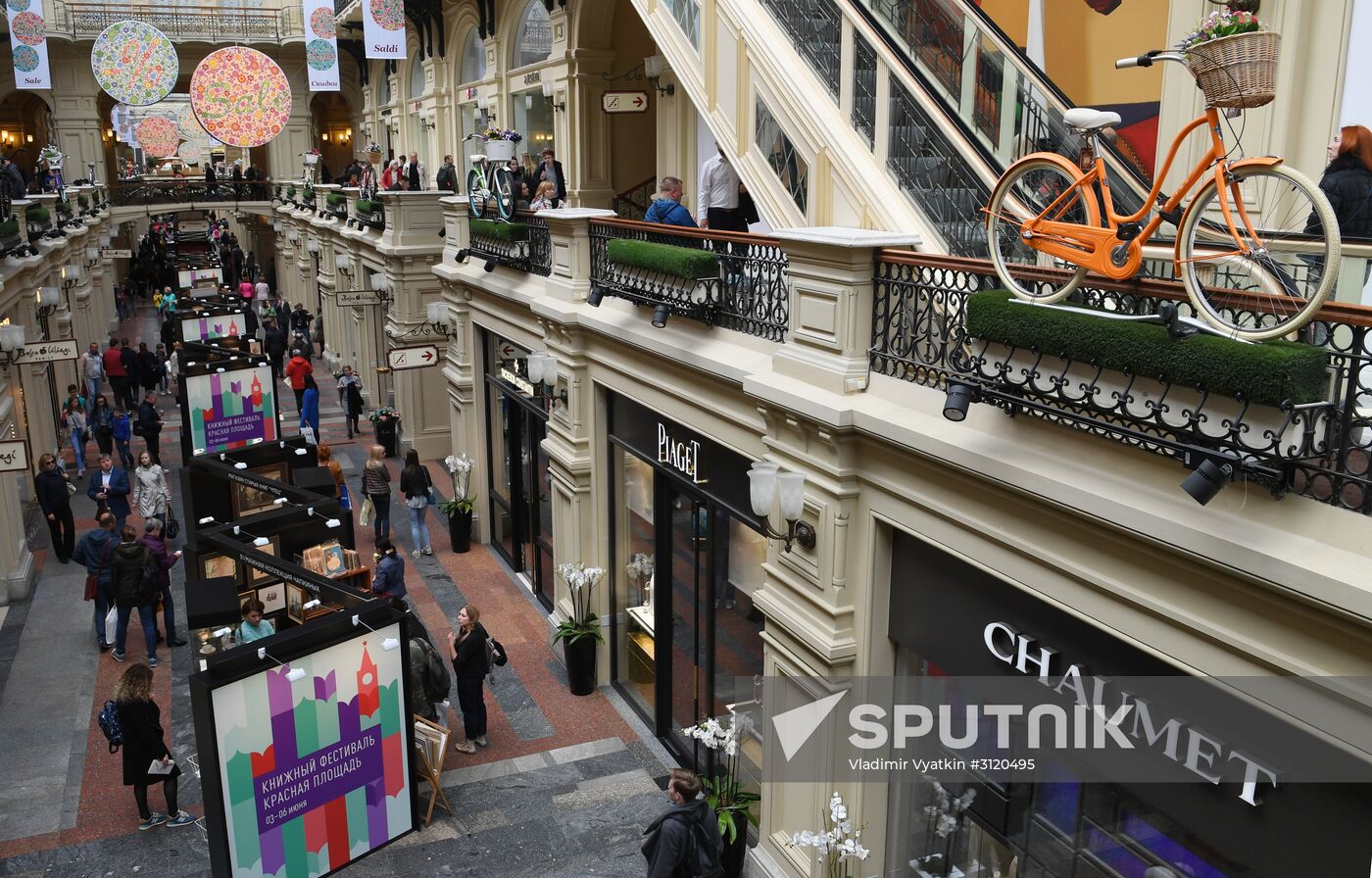 Red Square Book Festival. Day One