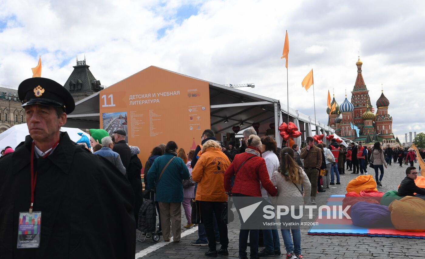 Red Square Book Festival. Day One