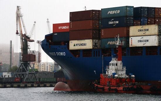 Fesco Diomid container ship arrives in port of Vladivostok
