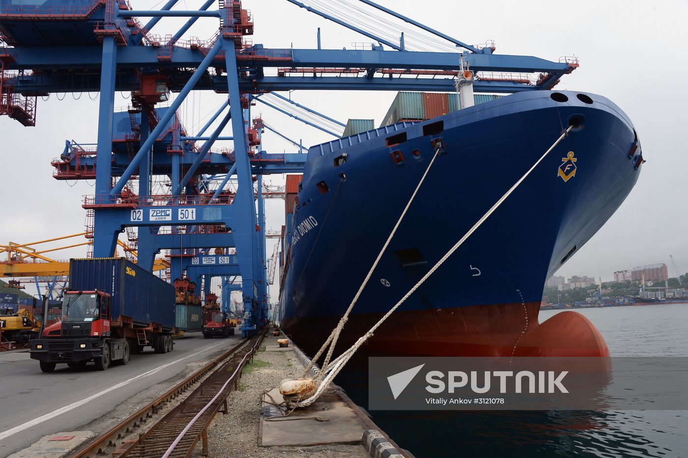 Fesco Diomid container ship arrives in port of Vladivostok