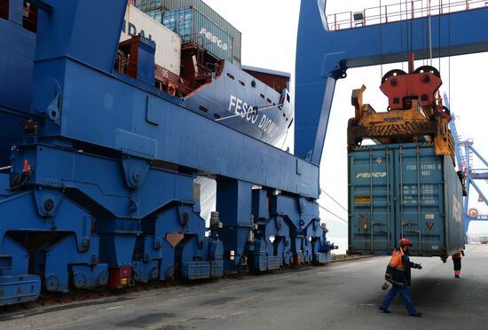 Fesco Diomid container ship arrives in port of Vladivostok