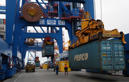 Fesco Diomid container ship arrives in port of Vladivostok
