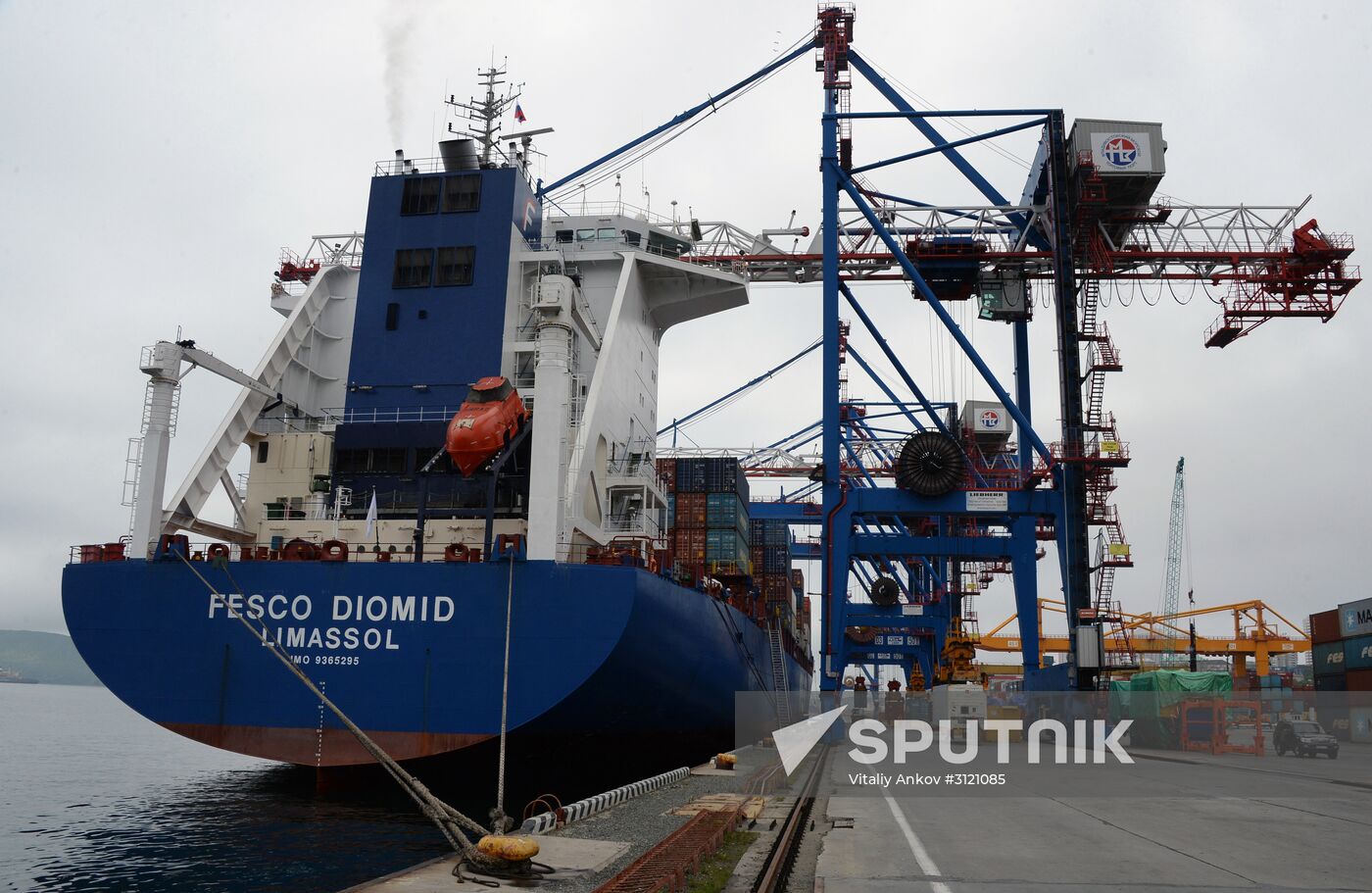 Fesco Diomid container ship arrives in port of Vladivostok