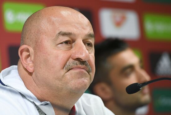 Russian national football team holds training session