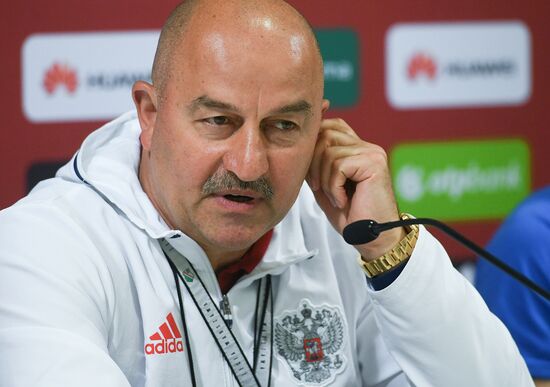 Russian national football team holds training session