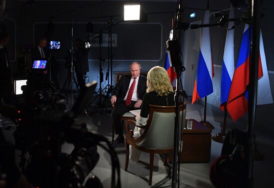 Valdimir Putin gives interview with CNN