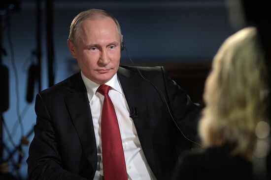 Valdimir Putin gives interview with CNN