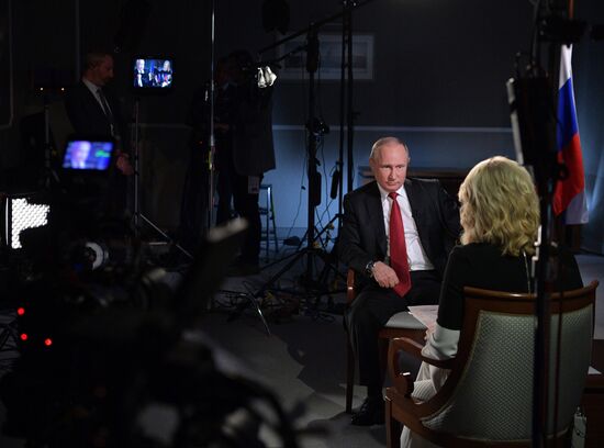 Valdimir Putin gives interview with CNN