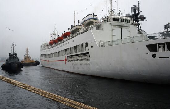 The Irtysh hospital ship is welcomed at Vladivostok port