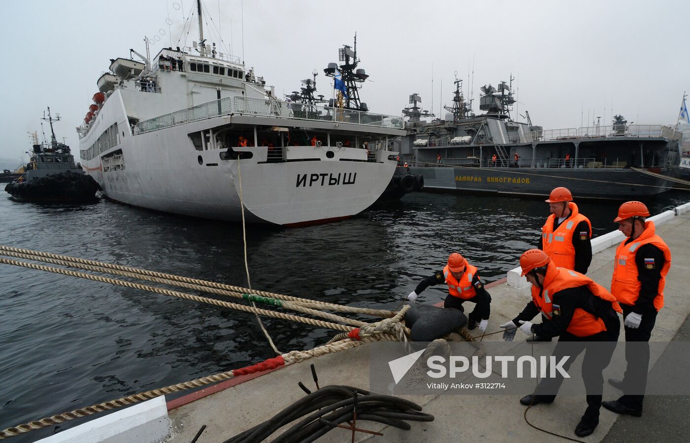 The Irtysh hospital ship is welcomed at Vladivostok port