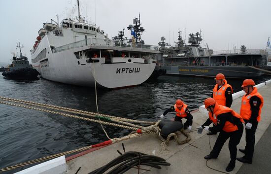 The Irtysh hospital ship is welcomed at Vladivostok port