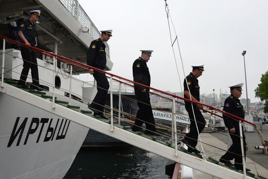 The Irtysh hospital ship is welcomed at Vladivostok port
