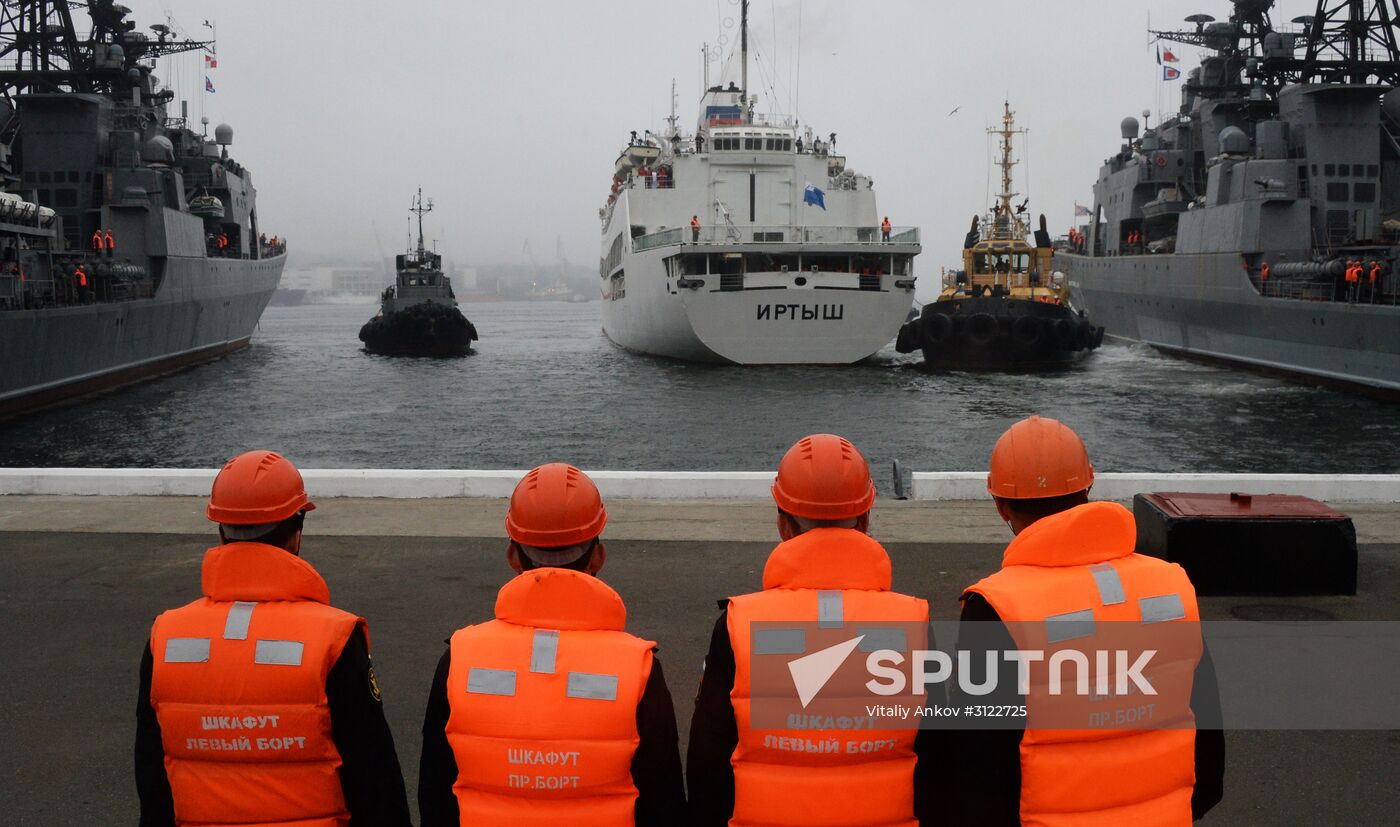 The Irtysh hospital ship is welcomed at Vladivostok port
