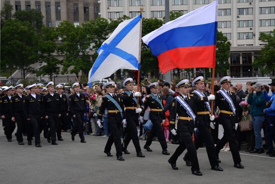 The Irtysh hospital ship is welcomed at Vladivostok port