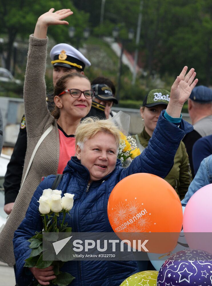 The Irtysh hospital ship is welcomed at Vladivostok port