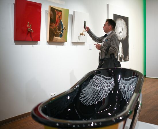 Sergei Shnurov gives news conference, opens "Retrospective of Brand Realism" expo