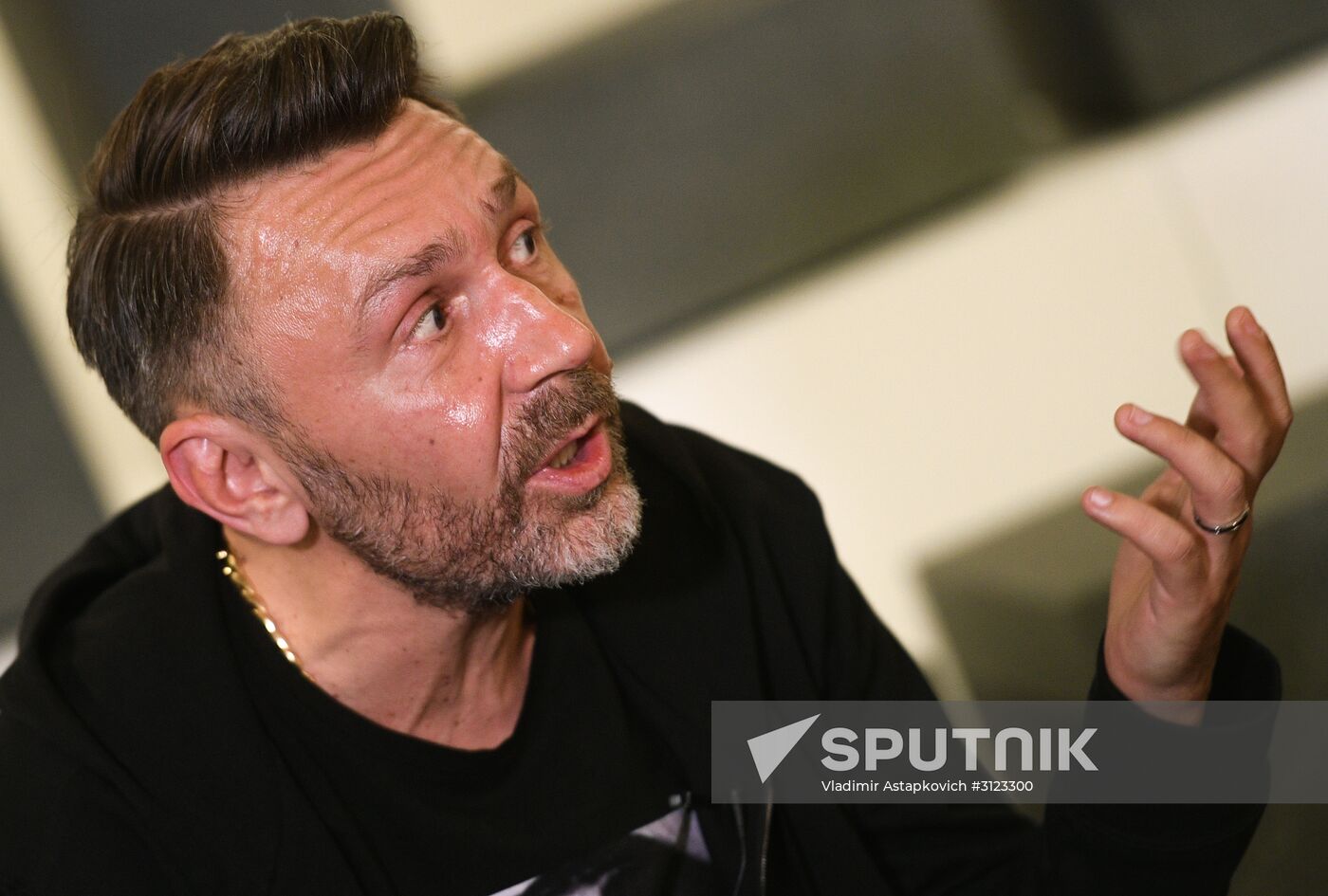 Sergei Shnurov gives news conference, opens "Retrospective of Brand Realism" expo