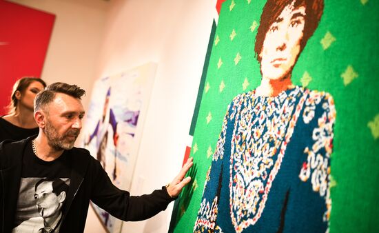 Sergei Shnurov gives news conference, opens "Retrospective of Brand Realism" expo