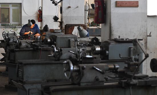 Cartridge manufacturing plant in Hama suburb