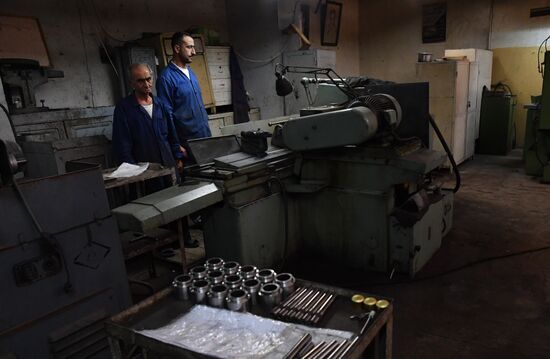 Cartridge manufacturing plant in Hama suburb