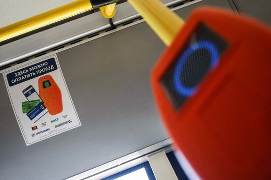 New option to pay fare via bank cards and mobile devices is available in St. Petersburg buses