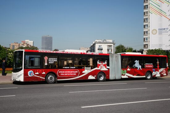 New option to pay fare via bank cards and mobile devices is available in St. Petersburg buses