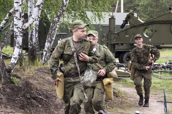 Air defense drill involving S-300 Favorite surface-to-air missile system unit