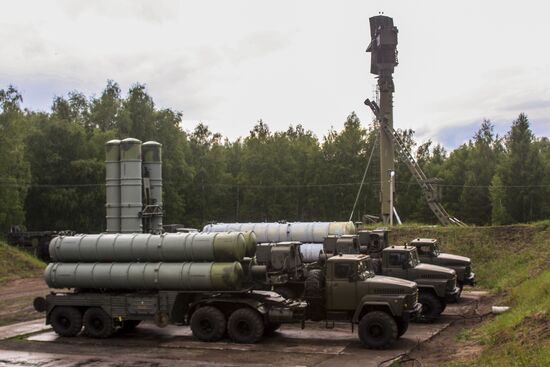 Air defense drill involving S-300 Favorite surface-to-air missile system unit