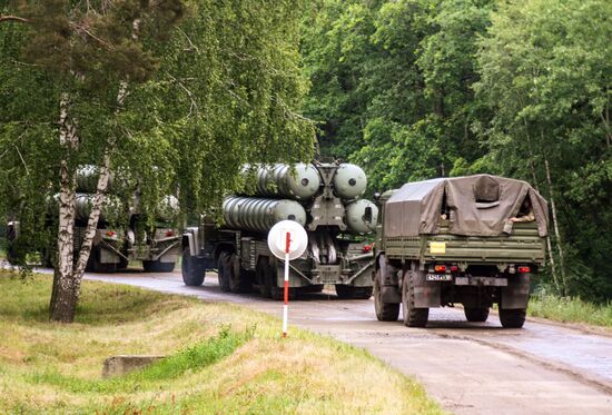 Air defense drill involving S-300 Favorite surface-to-air missile system unit